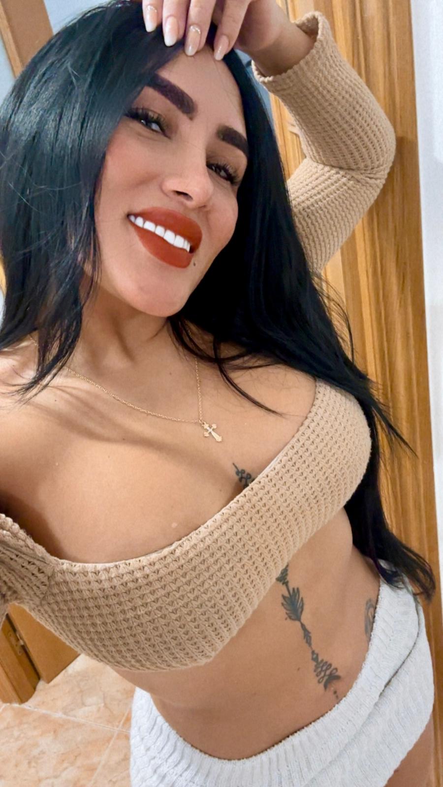 Escort - IVONY - Ibiza Tops